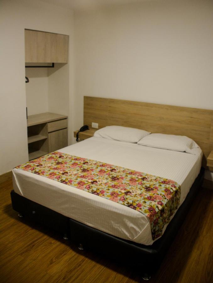 מדיין Hotel Poma Rosa מראה חיצוני תמונה