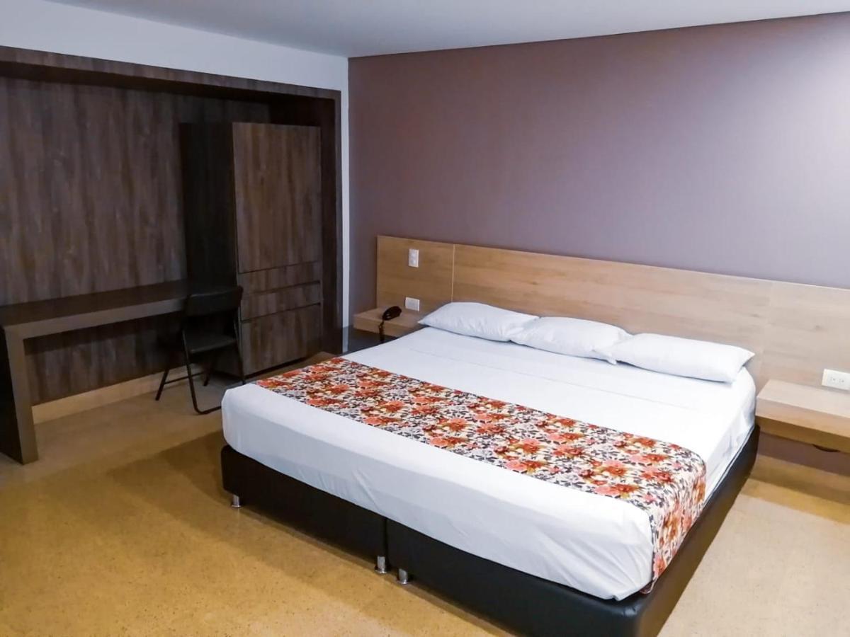 מדיין Hotel Poma Rosa מראה חיצוני תמונה