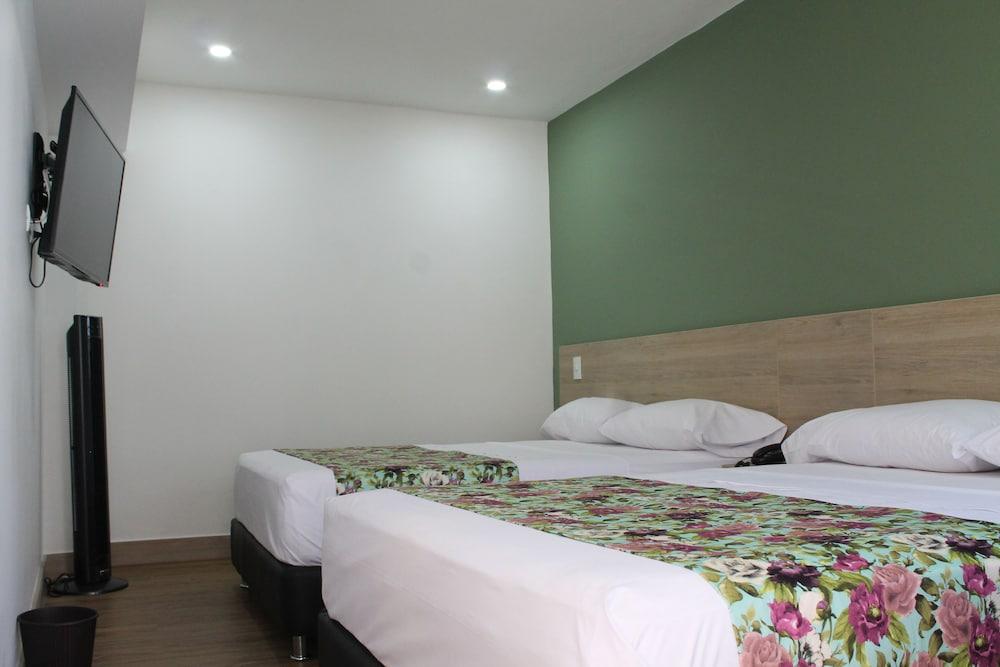 מדיין Hotel Poma Rosa מראה חיצוני תמונה