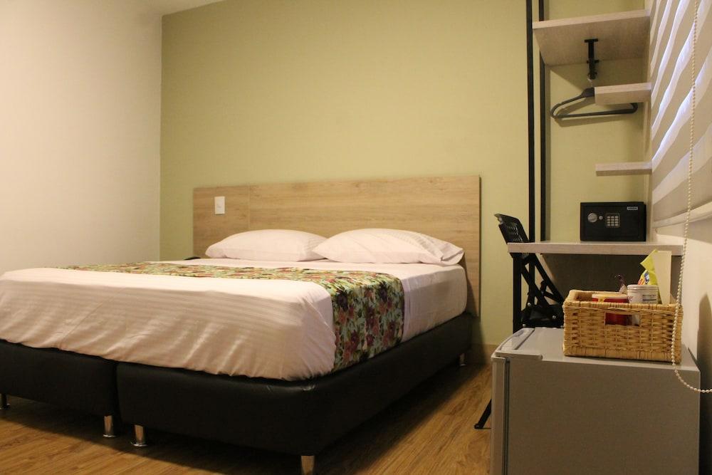מדיין Hotel Poma Rosa מראה חיצוני תמונה
