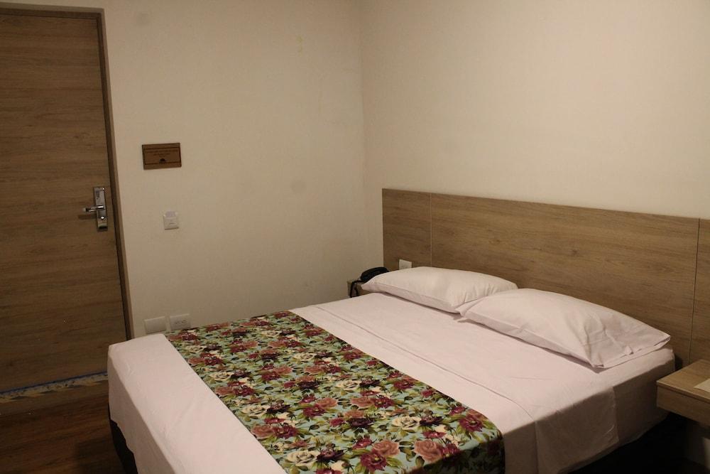 מדיין Hotel Poma Rosa מראה חיצוני תמונה